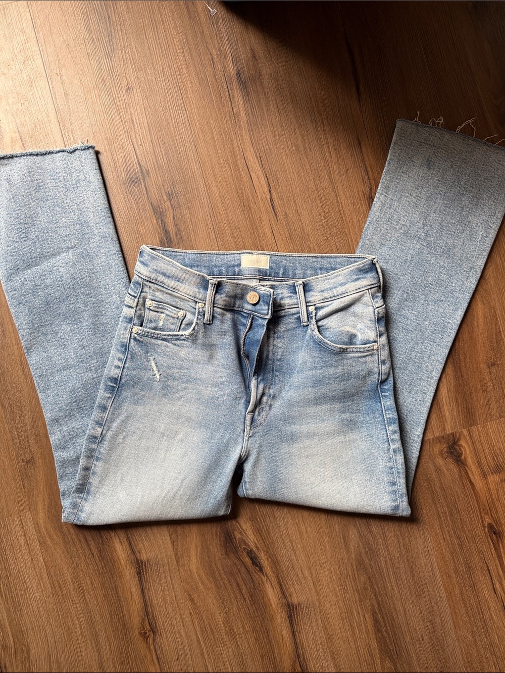 MOTHER insider crop “love in a Boat wash” Distressed Ankle Crop Jeans - Picture 4 of 5
